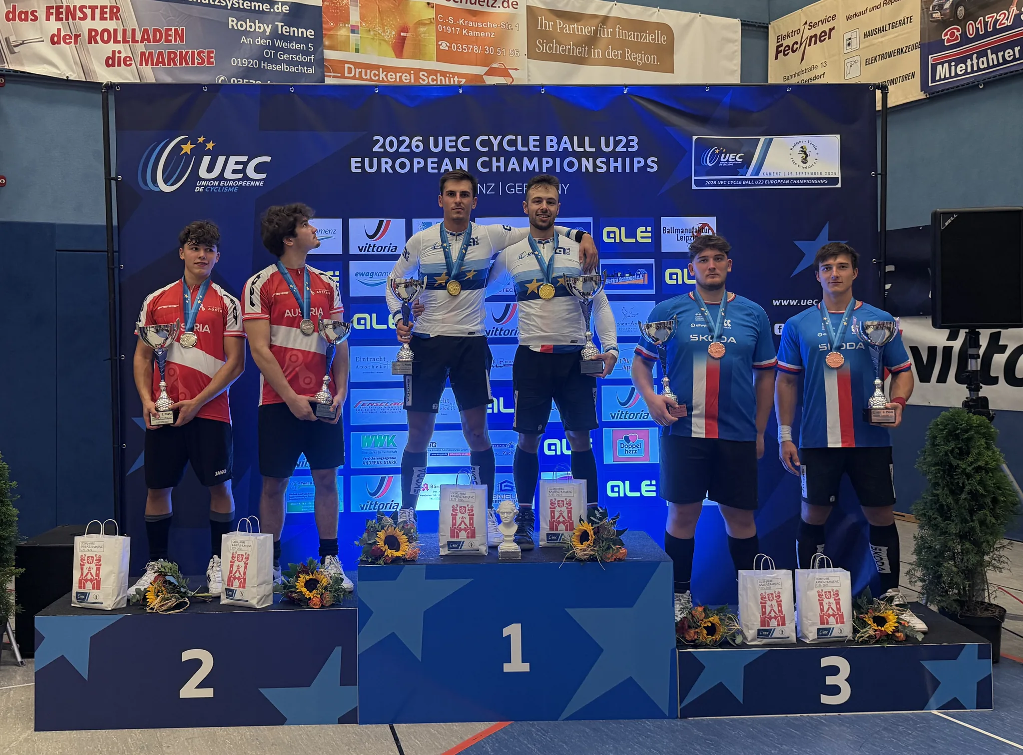 Zlato pro Konečného a Šabatu, bronz pro Petra s Musilem. Foto: Pavel Šmíd.